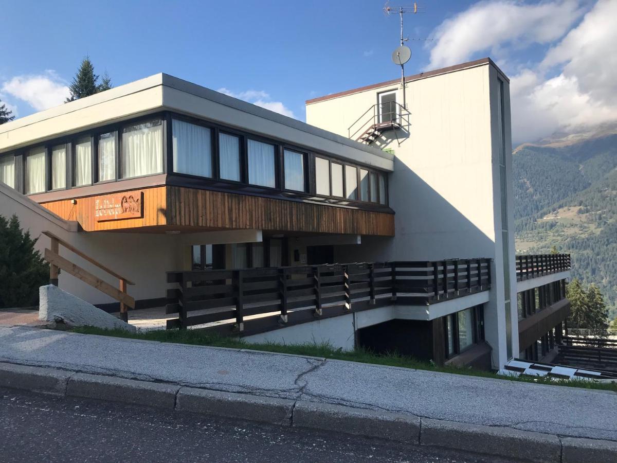 Le Volpi Marilleva 1400 Appartement Mezzana  Buitenkant foto